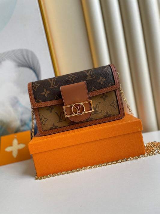 Louis Vuitton Dauphine Chain Wallet Combines Monogram And Monogram Reverse Canvas By Nicolas Ghesquière For Women, Women’s Wallet 19cm LV M68746