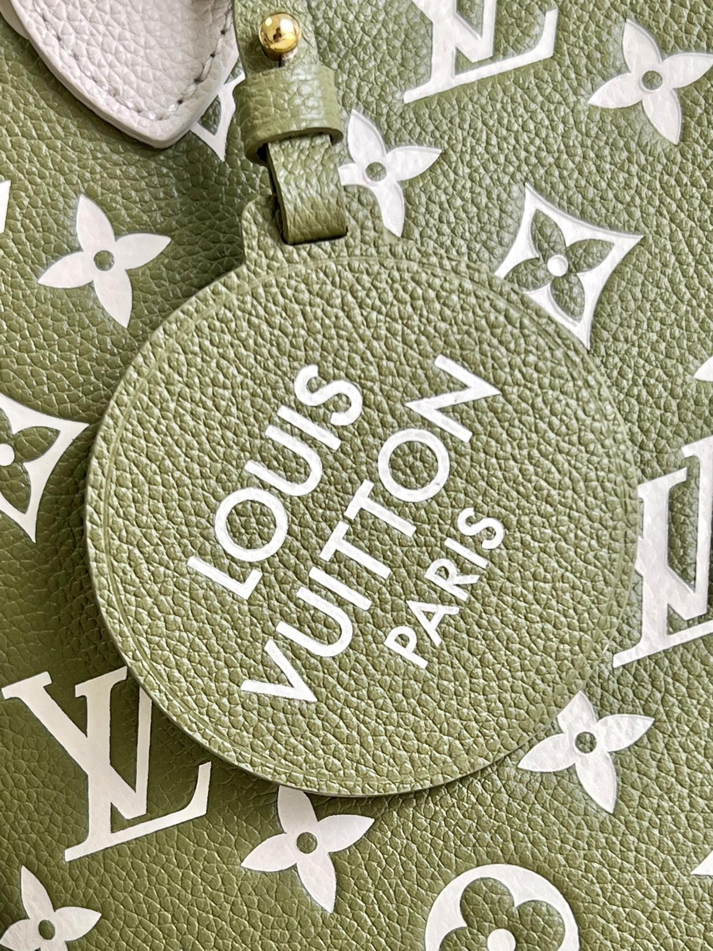 Louis Vuitton Neverfull MM Monogram Empreinte Kaki / Beige For Women, Women’s Handbags, Tote Bags 31cm LV M46102