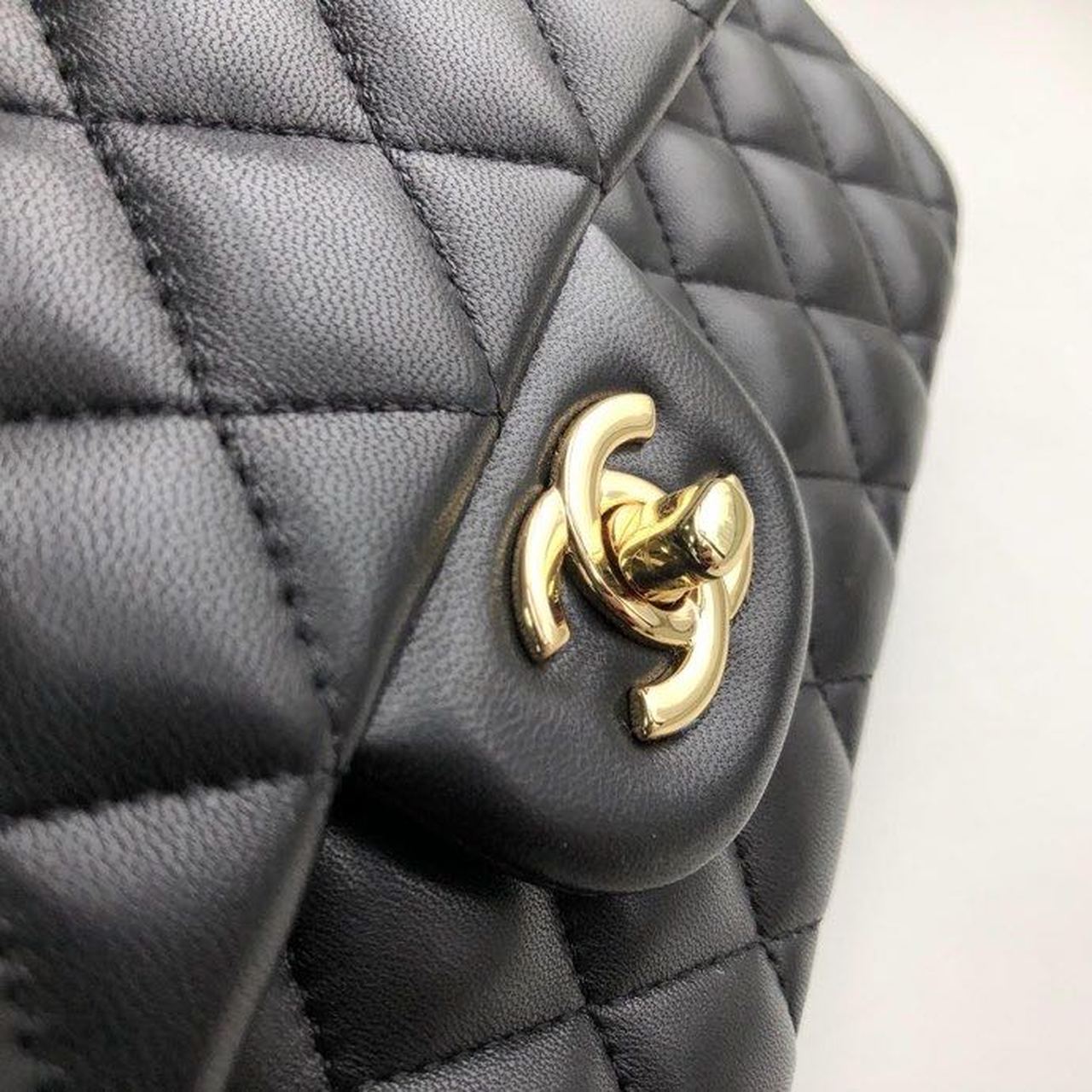 Chanel Classic Flap Bag 25cm Gold Hardware Lambskin Leather Spring/Summer Collection Black