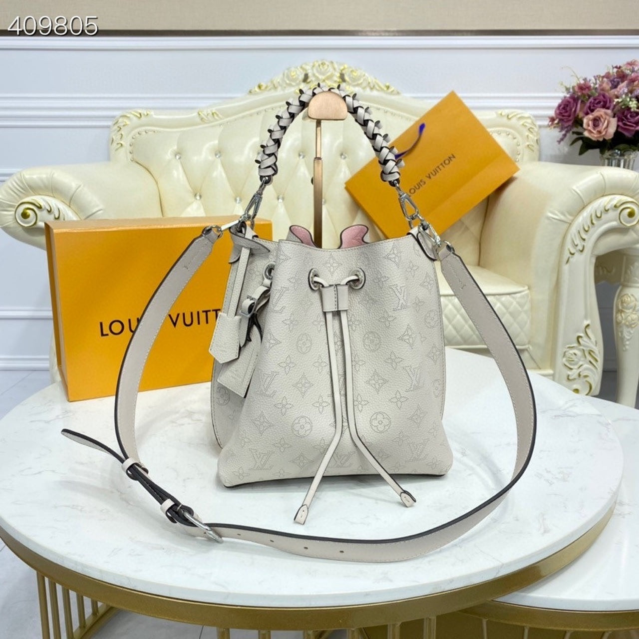 Louis Vuitton Muria Bag 22cm Mahina Calfskin Leather Spring/Summer Collection M57526 Mist