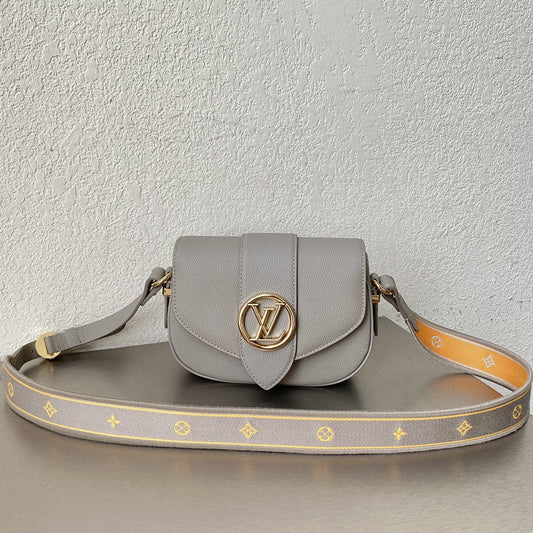 Louis Vuitton M55950 LV Point 9 22cm Grey