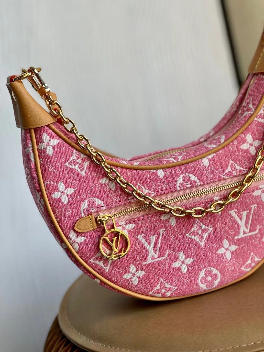 Louis Vuitton M81098 Loop 24cm Pink