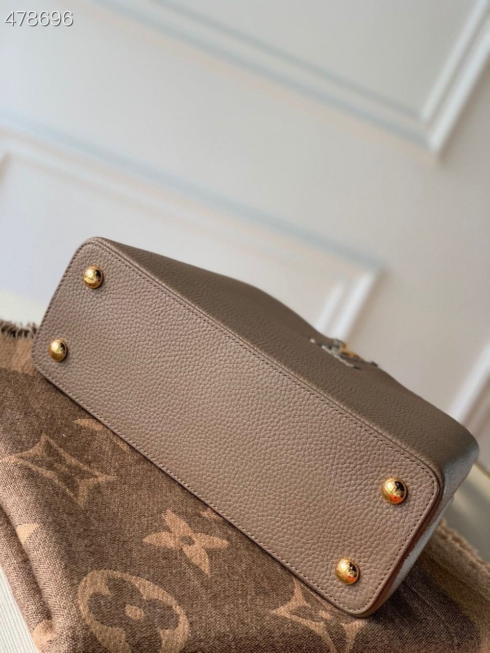 Louis Vuitton Woven Capucines Python Handle Bag 31cm Taurillon Leather Spring/Summer Collection N92802 Pebble