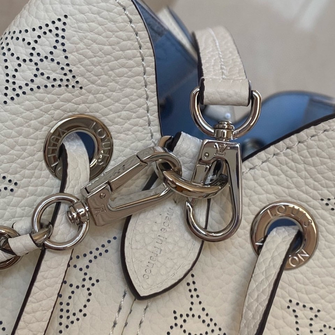 Louis Vuitton Bella Bucket Bag 22cm Mahina Calfskin Leather Spring/Summer Collection M57855 Light Blue