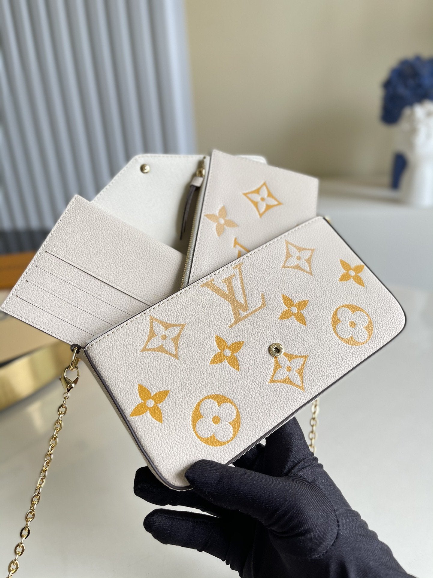 Louis Vuitton Pochette By The Pool 21cm White