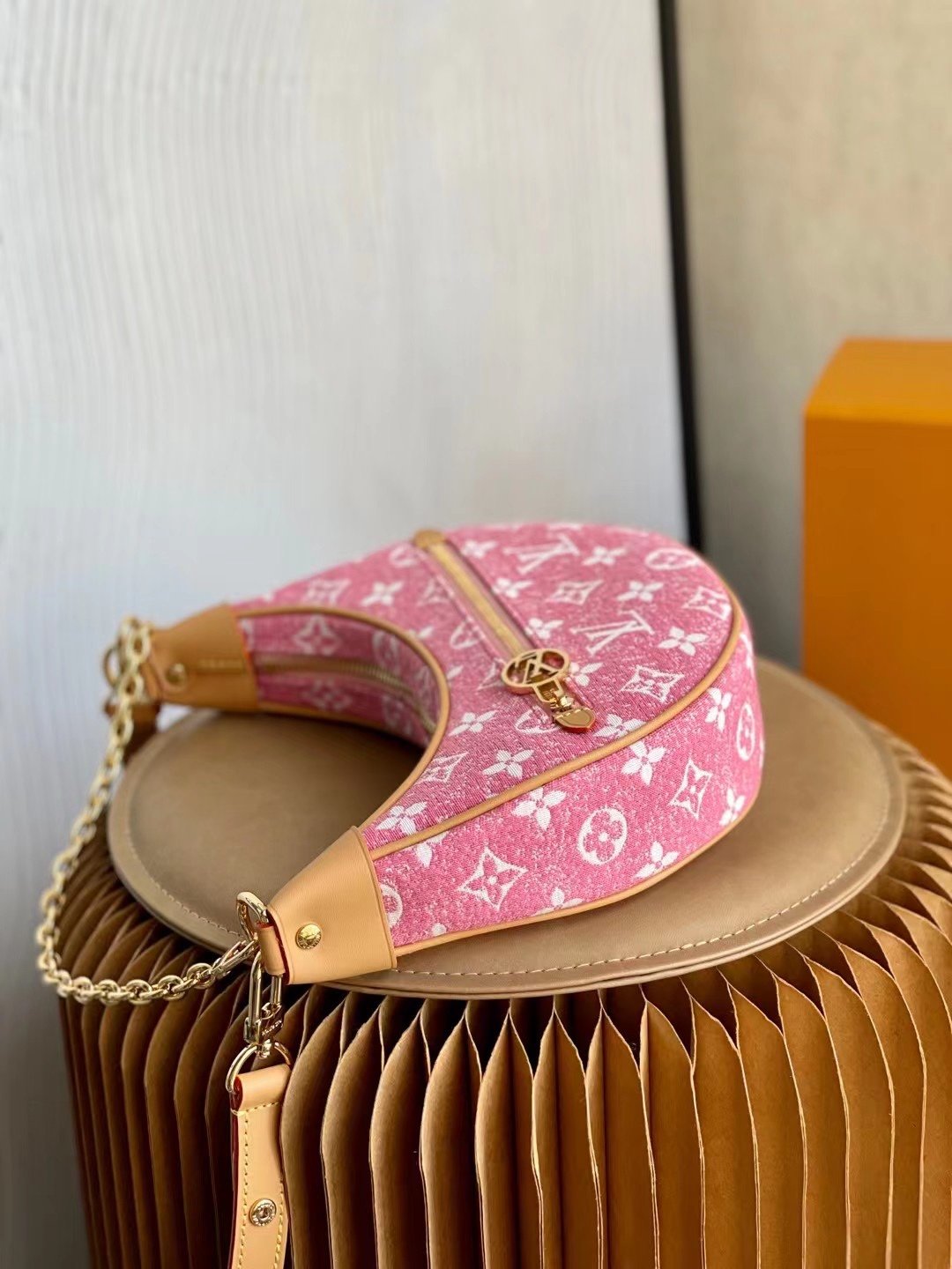Louis Vuitton M81098 Loop 24cm Pink