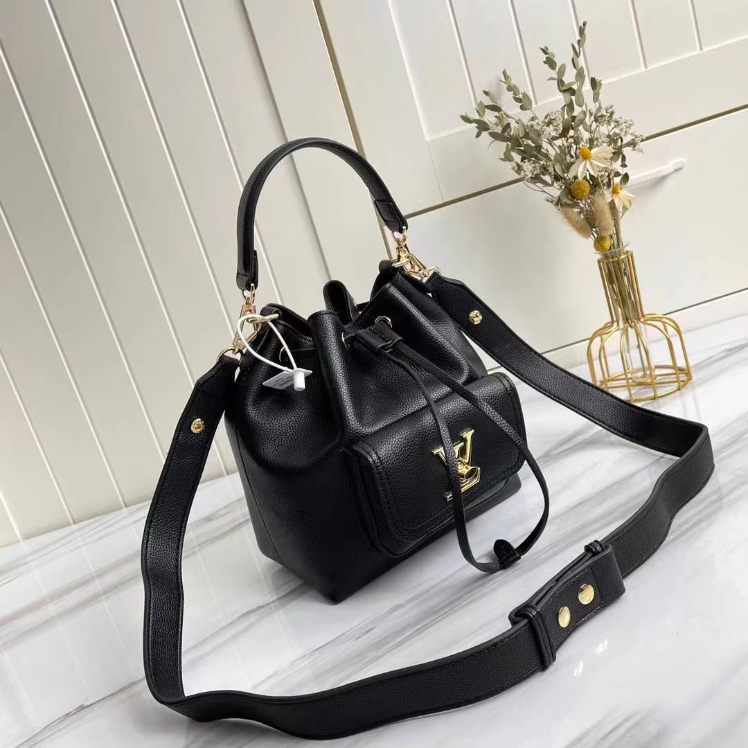 Louis Vuitton LockMe Bucket Bag 24cm Grained Calfskin Leather Spring/Summer Collection M57687 Black