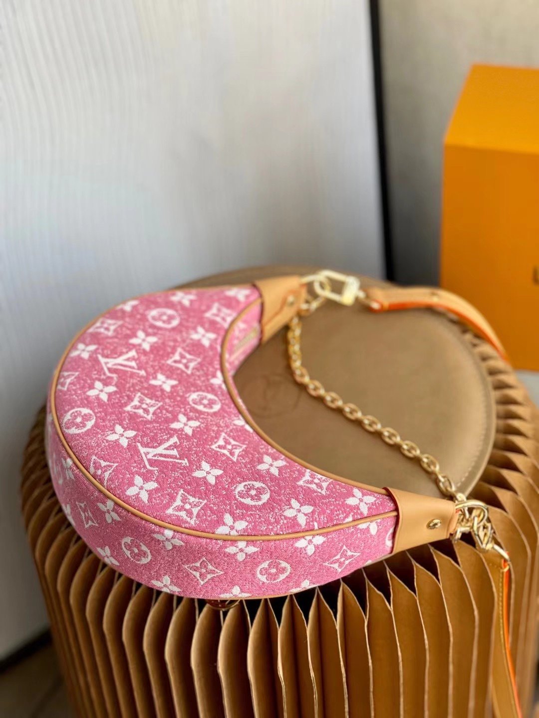 Louis Vuitton M81098 Loop 24cm Pink