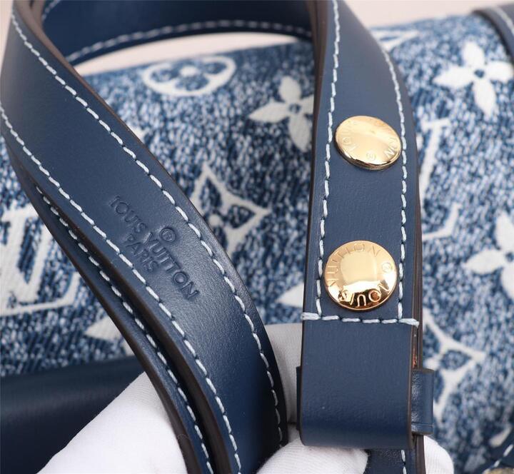 Louis Vuitton M57211 Dauphine MM 25cm